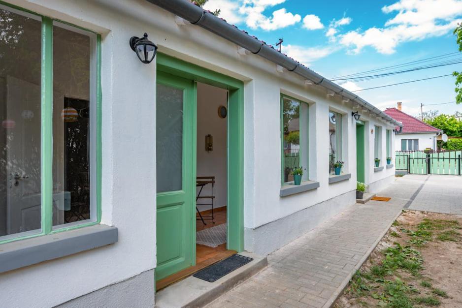 Dobo13 Appartamento Balatonboglár Esterno foto
